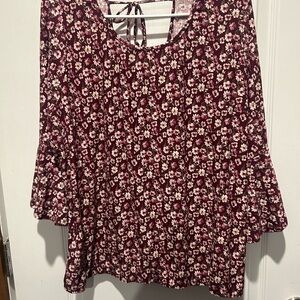 Floral Burgundy Women's Top with bell sleeves 3x but fits like 2x